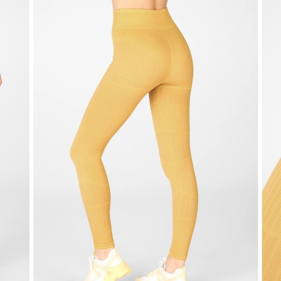 Fabletics Seamless Set - Picture 4 of 8